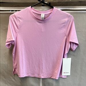 Women’s lululemon ultra light waist length tshirt